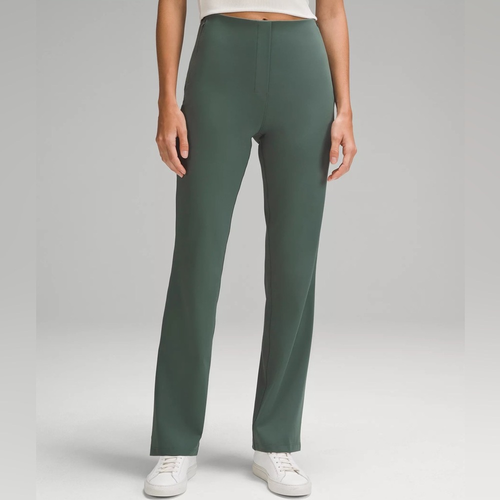 NWOT Lululemon smooth fit pull on high rise pant regular. Size 2